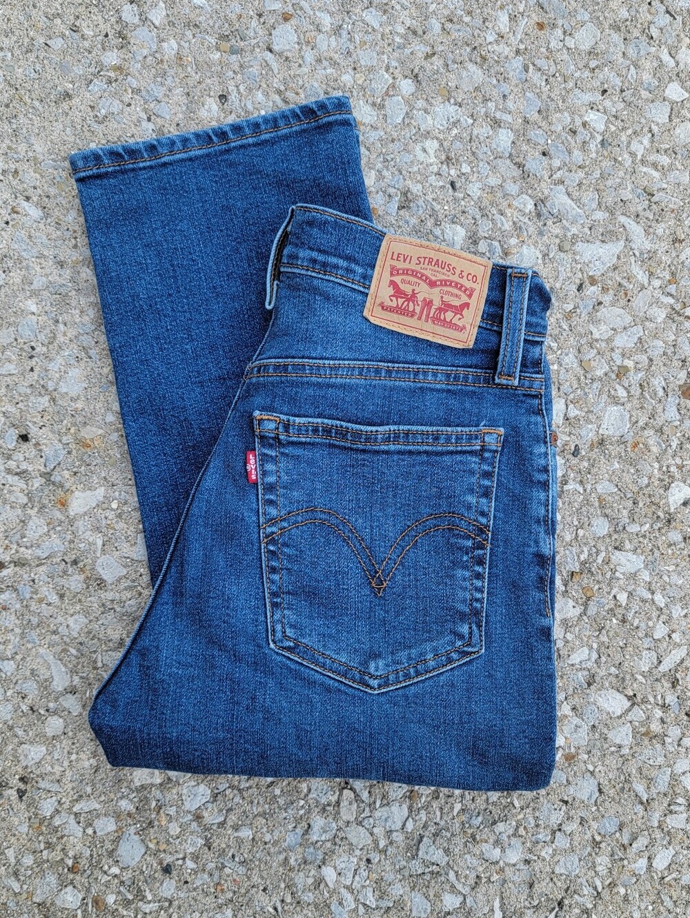 Levi's Wedgie Straight Indigo Distressed Crop Jeans 27 X 28